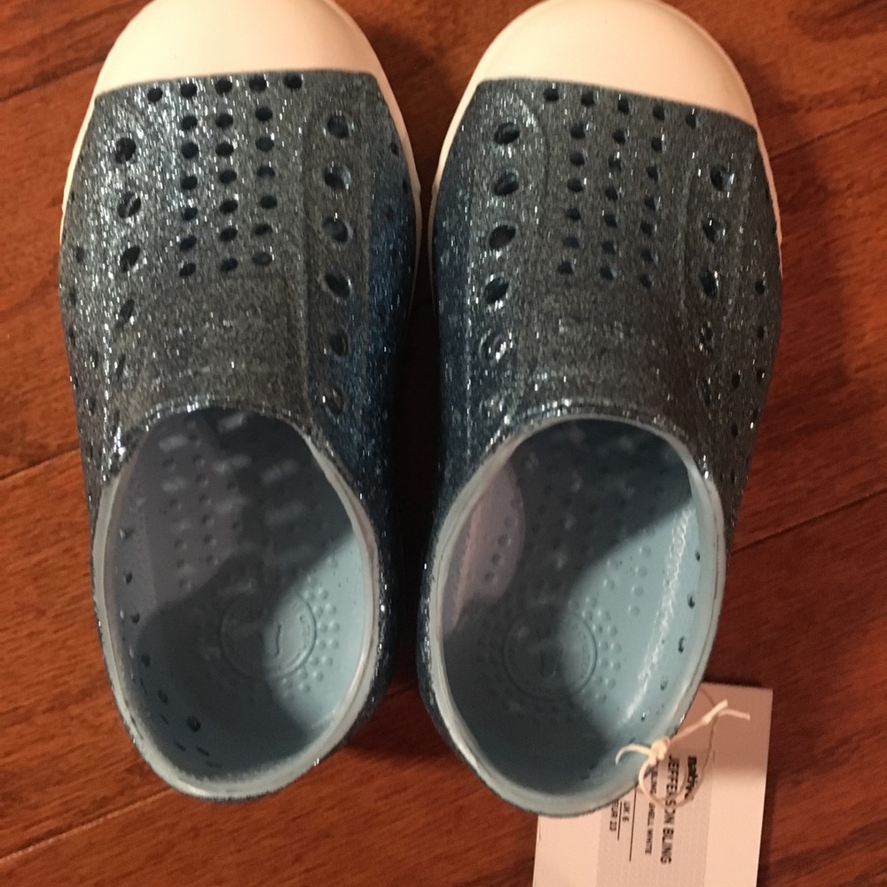 Native shoes sky blue